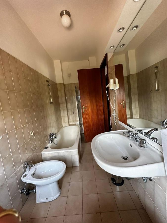 Hotel La Pineta Carrara Luaran gambar